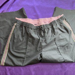 📌Capri Gym Pants  SE Active RN#93677 with Pockets